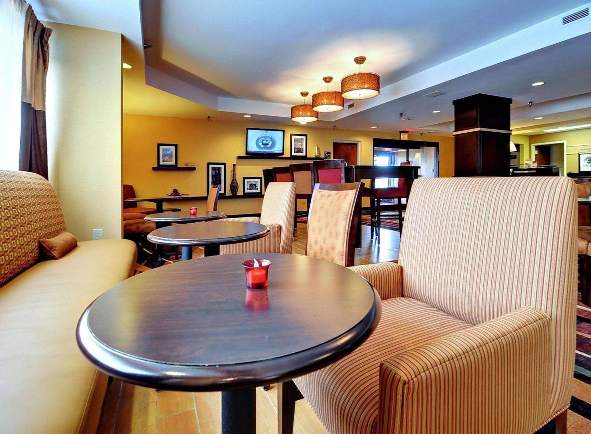 Hampton Inn Eden Exterior photo