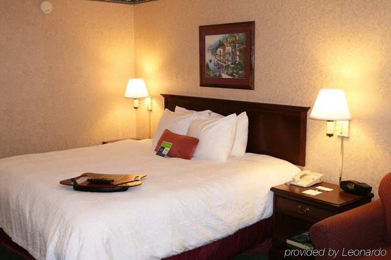 Hampton Inn Eden Room photo